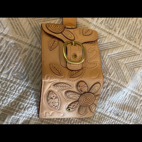 Floral Fantasy - Picture 3 of 11